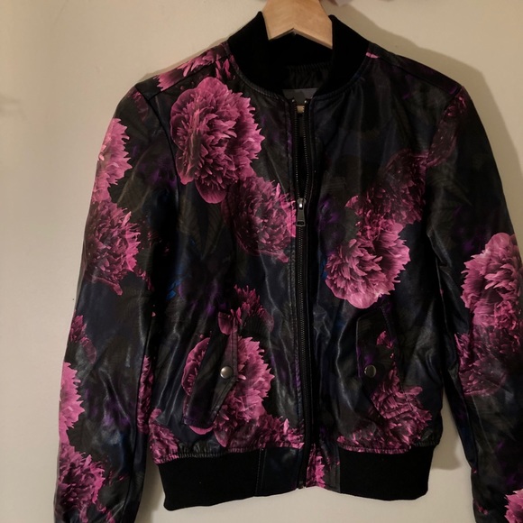 Kate & Mallory Floral Jacket - Picture 2 of 6